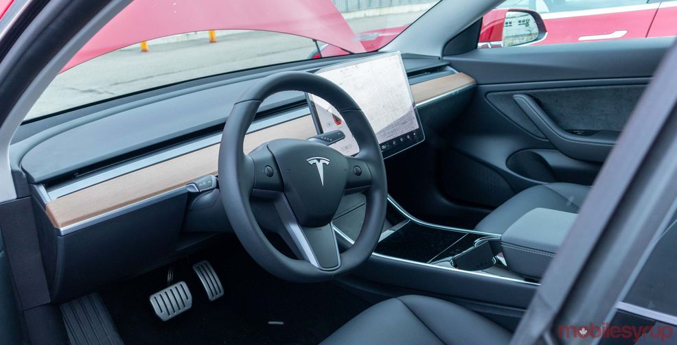 Tesla delays price increase due to high volume order