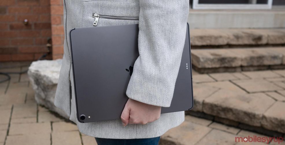 Apple says some 2018 iPad Pros ship with a bent body, but claims this is normal