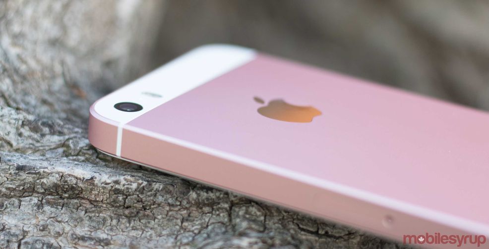 Costco is now selling the iPhone SE in Canadian stores