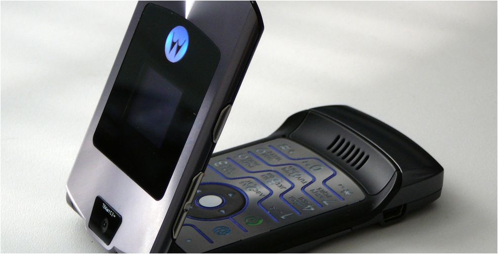 Lenovo to revive Motorola RAZR as a $1,500 foldable smartphone
