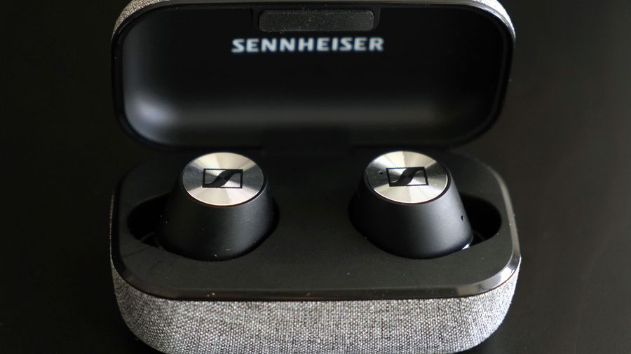 Sennheiser Momentum TW in open case