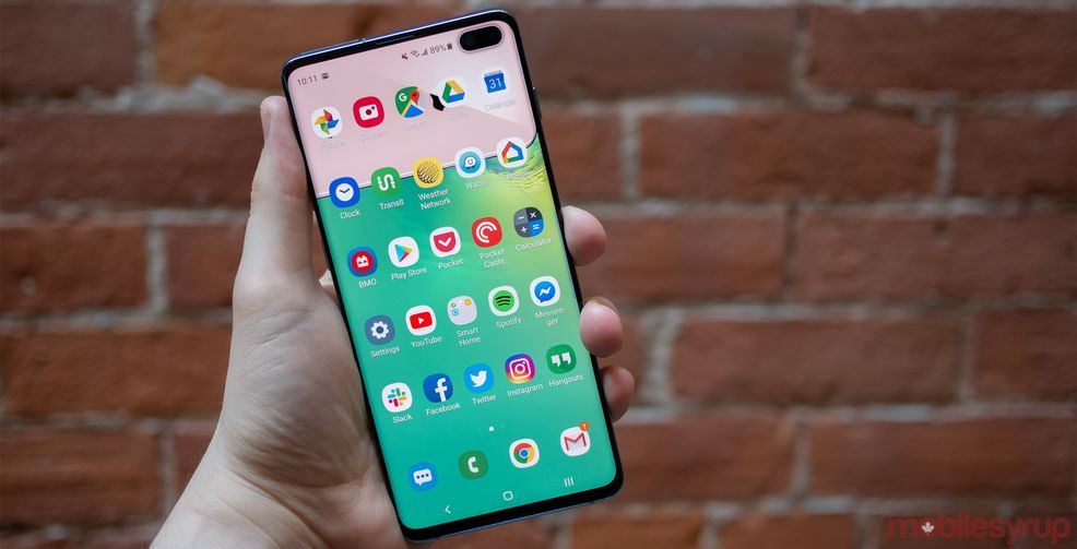Canadians pay 25 percent more on phone plans than Americans: report