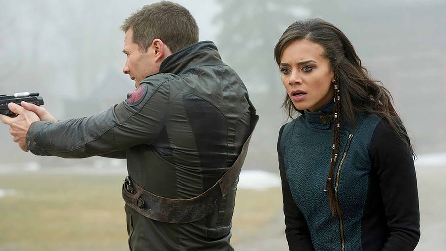 Killjoys Hannah John-Kamen and Luke Macfarlane