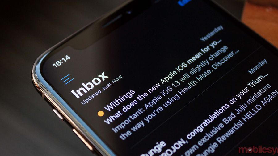 Edison Mail dark mode