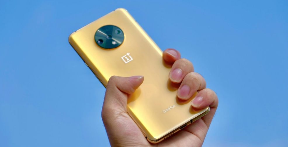 OnePlus designer teases gold OnePlus 7T mockup