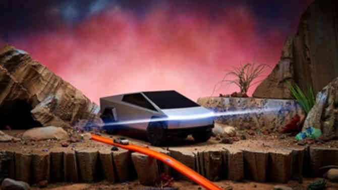 There are now two remote-controlled Cybertruck Hot Wheels cars