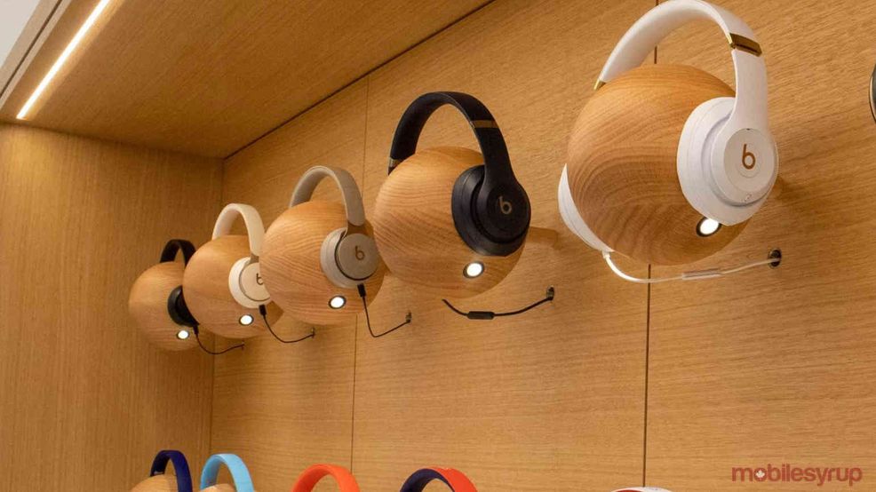 Icon in leaked iOS 14 build hints first-party Apple over-ear headphones are still coming