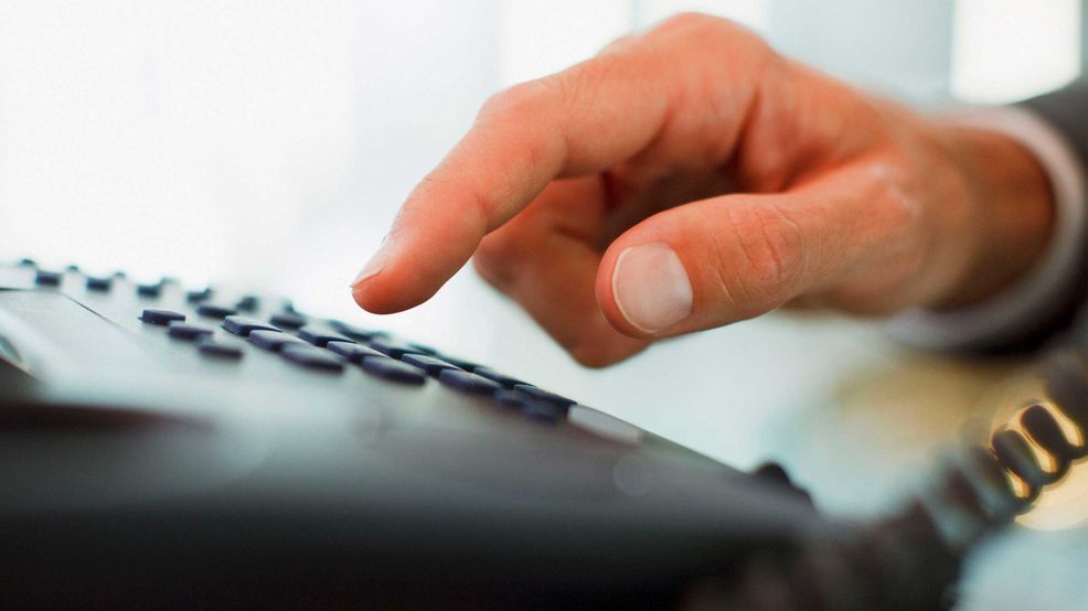 Federal government launches hotline to offer businesses advice amid COVID-19 pandemic