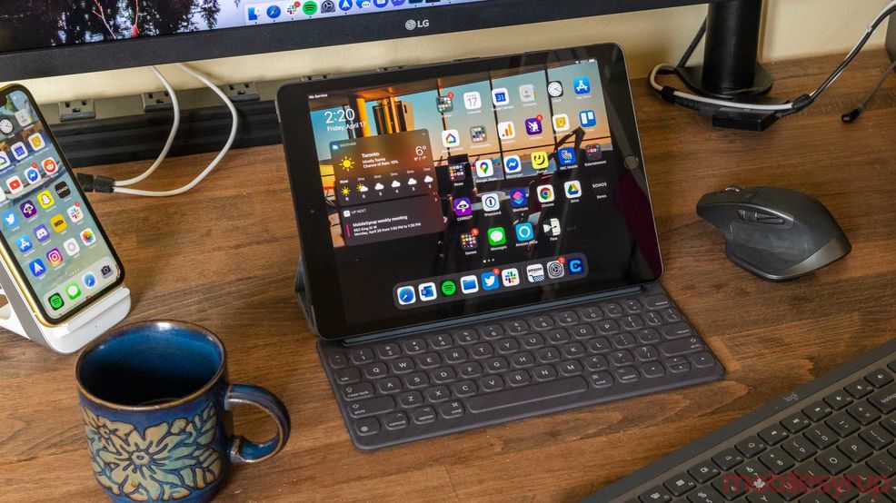 Ontario government, Apple, Rogers partner to give 21,000 iPads to students in low-income families