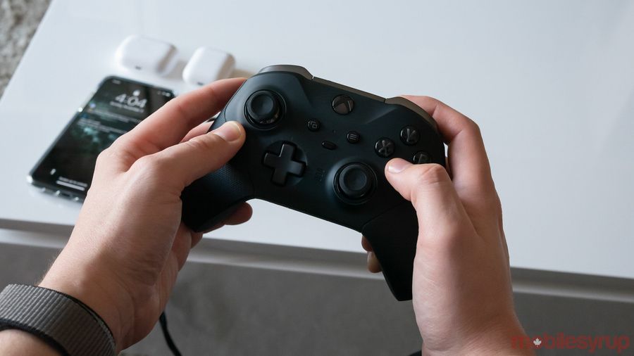 Xbox Elite Series 2 gamepad