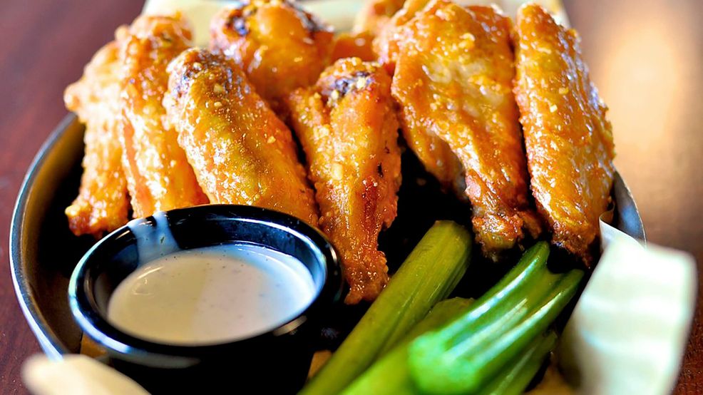 Torontonians placed 22,000 SkipTheDishes orders for wings, burgers during 2020 Super Bowl