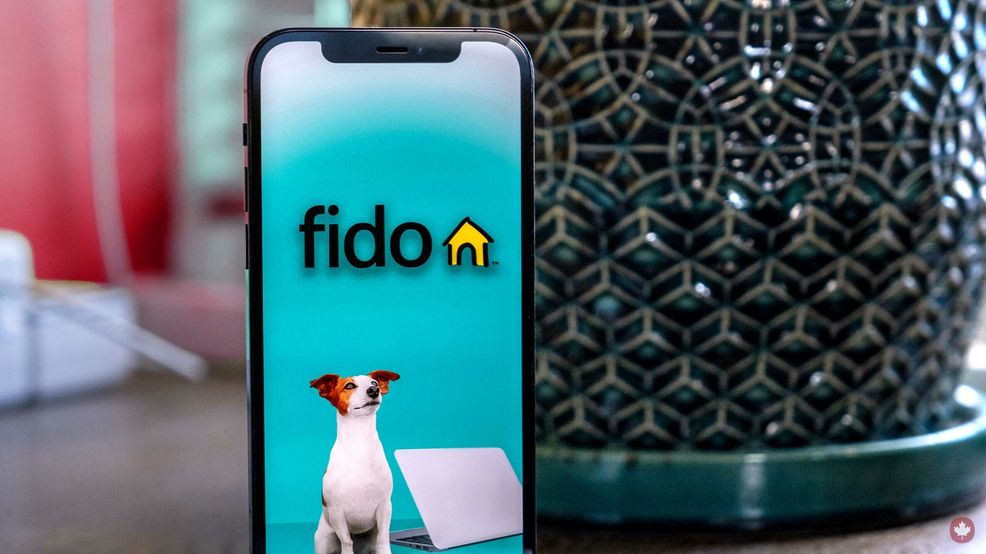 Fido’s clearance sale offers major discounts on previous flagships