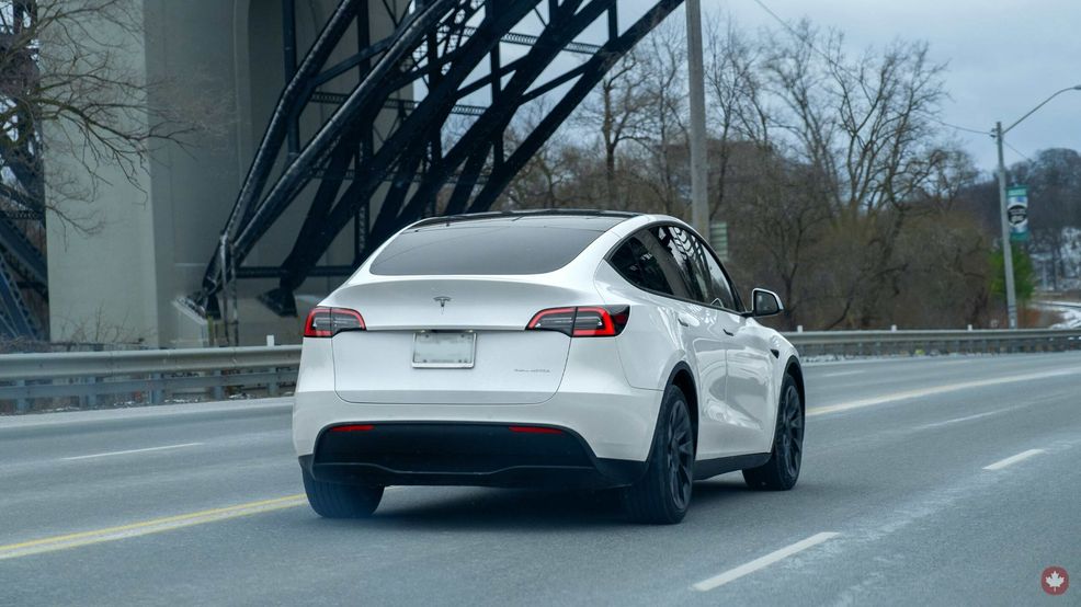 Tesla begins beta testing Full Self-Driving in Canada