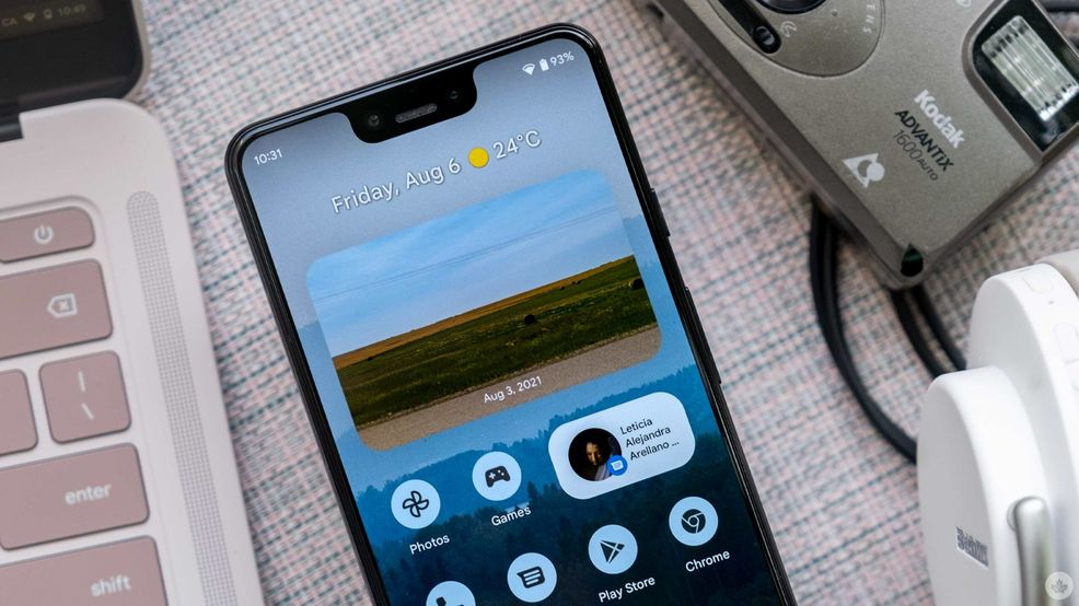 The new Android 12 Photos widget is slowly rolling out now