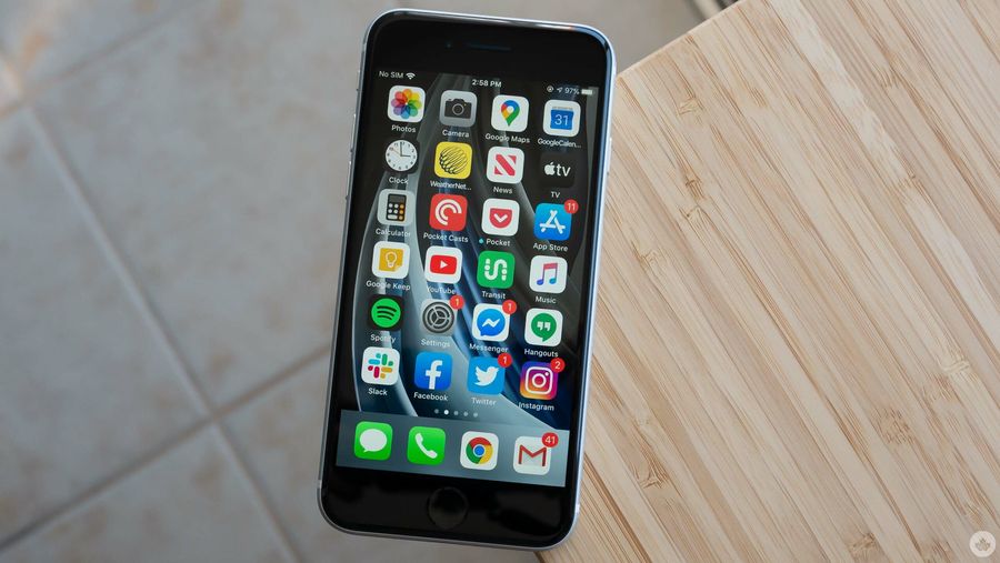 iPhone SE (2021)