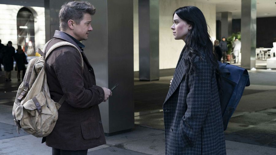 Hawkeye Jeremy Renner and Hailee Steinfeld
