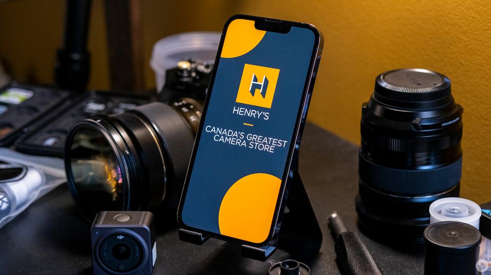 Henry’s discounts cameras, lens and more for Black Friday