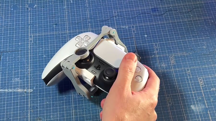 PS5 DualSense one hand