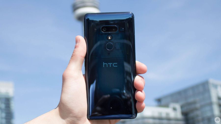 HTC U12+ smartphone