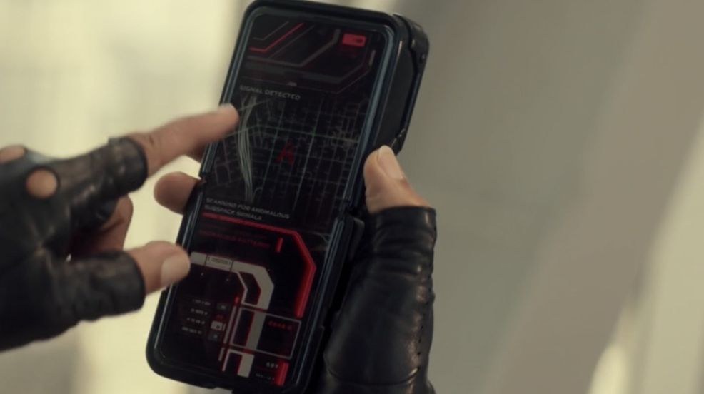 Star Trek: Picard uses Galaxy Z Flip 3 as futuristic Tricorder prop