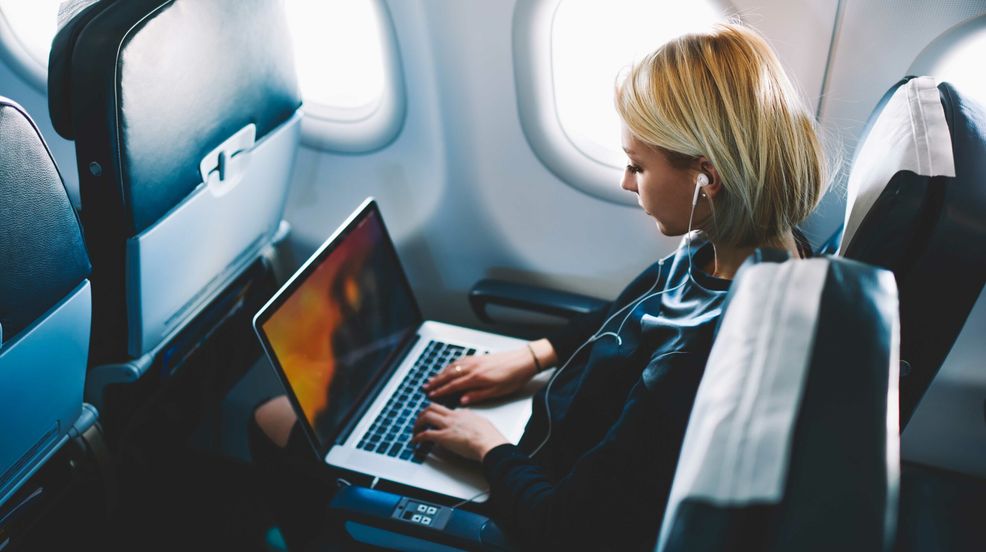 Hawaiian Airlines’ passengers will have access to Starlink Wi-Fi onboard next year