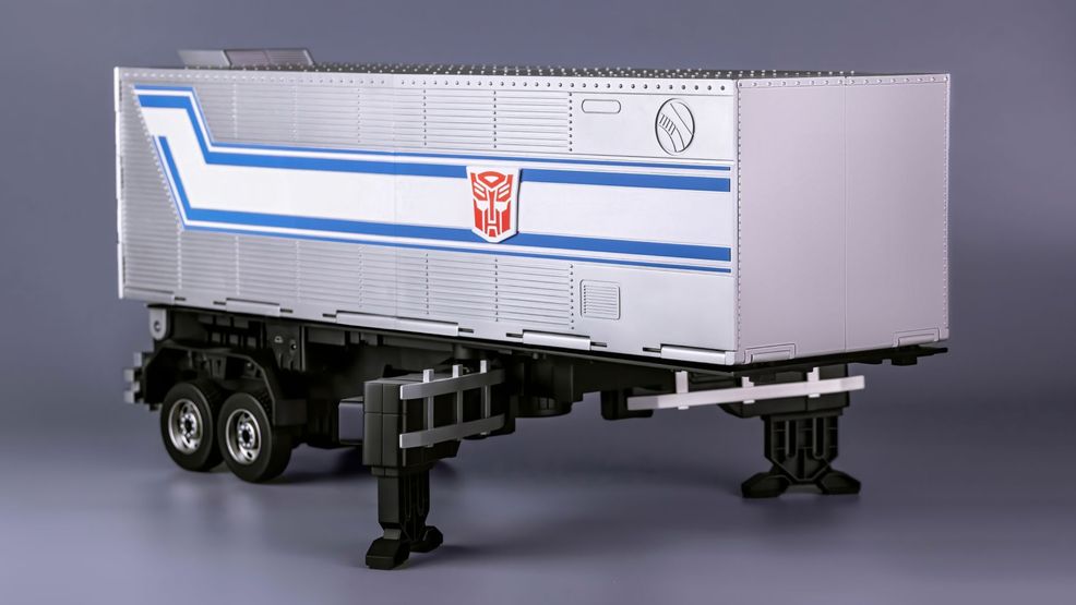 Hasbro and Robosen announce premium self-transforming Optimus Prime trailer