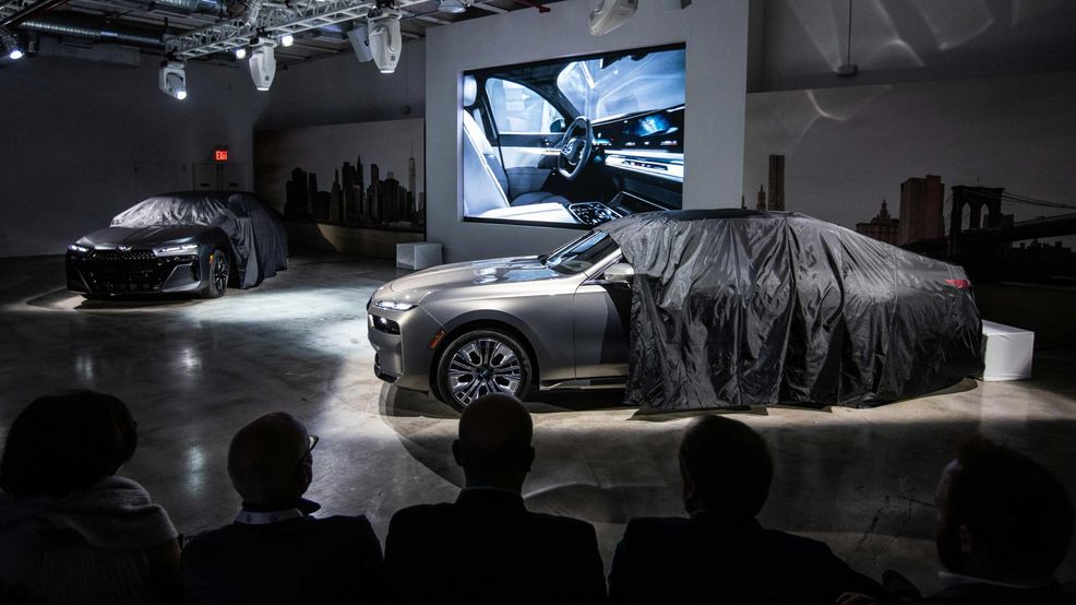 BMW offers choice with the new 7-Series and i7