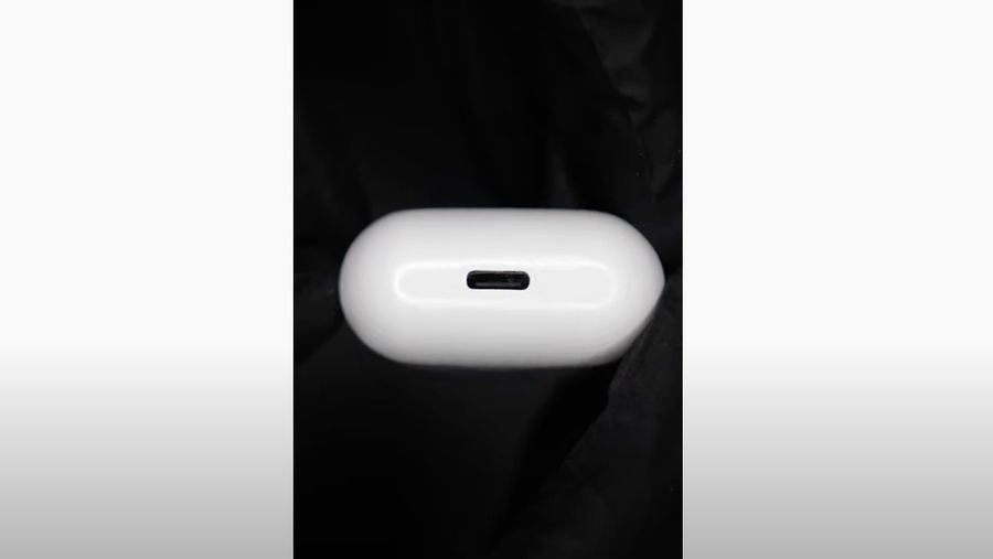 AirPods USB-C
