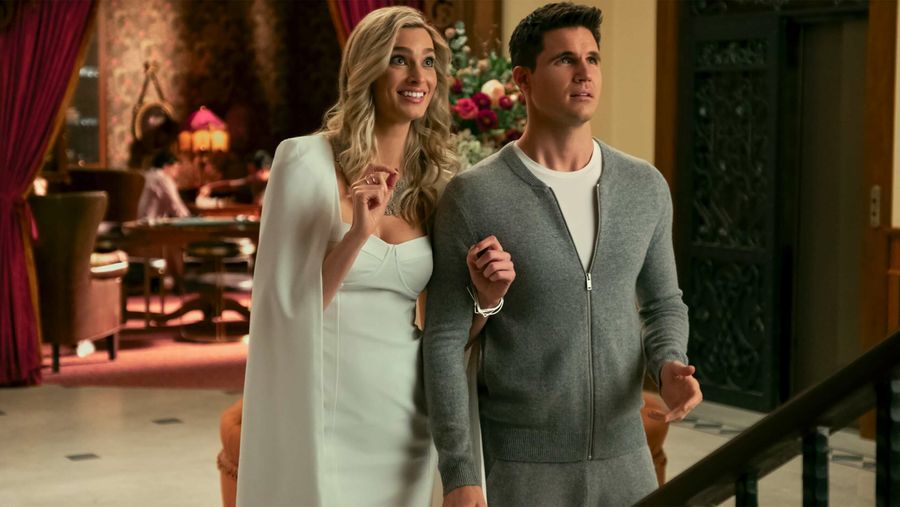 Upload Robbie Amell