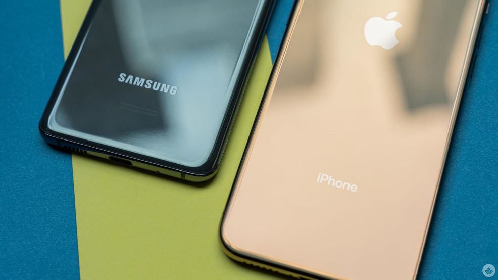 Samsung promotes its Members app with a banner depicting iPhones