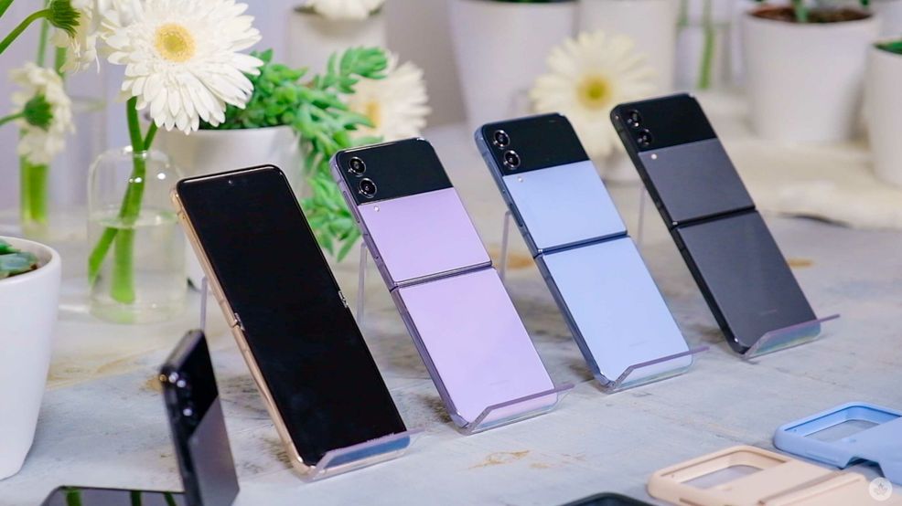 Samsung’s Galaxy Z Flip 4 features a slightly bigger battery than the Flip 3