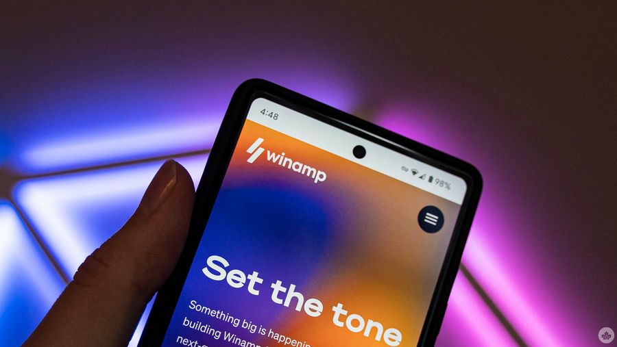 Winamp website on smartphone
