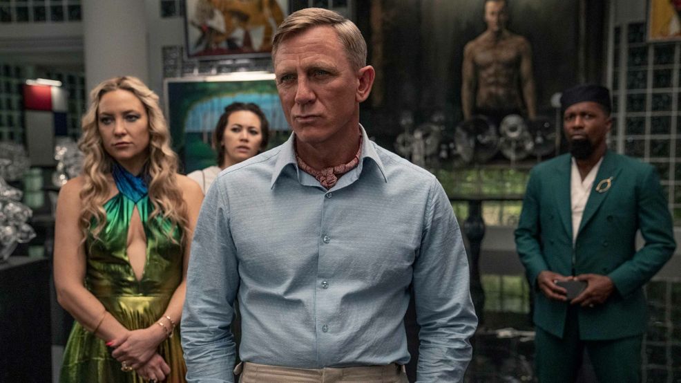 Glass Onion Daniel Craig