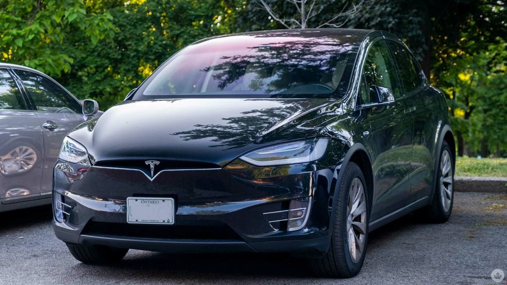 Latest Tesla update brings Apple Music and Mahjong to your car