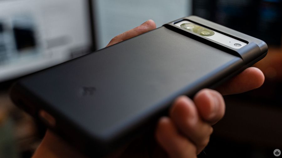 Spigen case on a Pixel 7