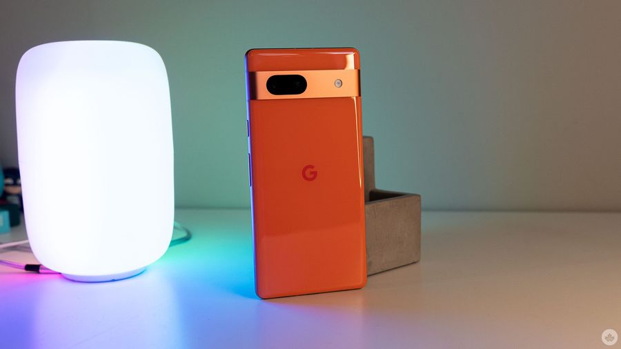 Pixel 7a in Coral