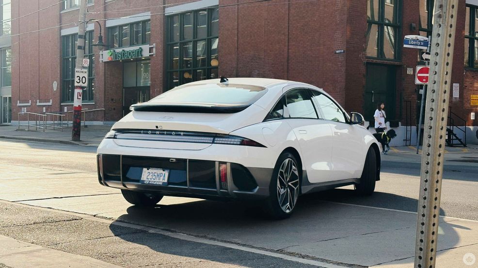 Hyundai, GM, BMW among partners on massive new North American EV charging network