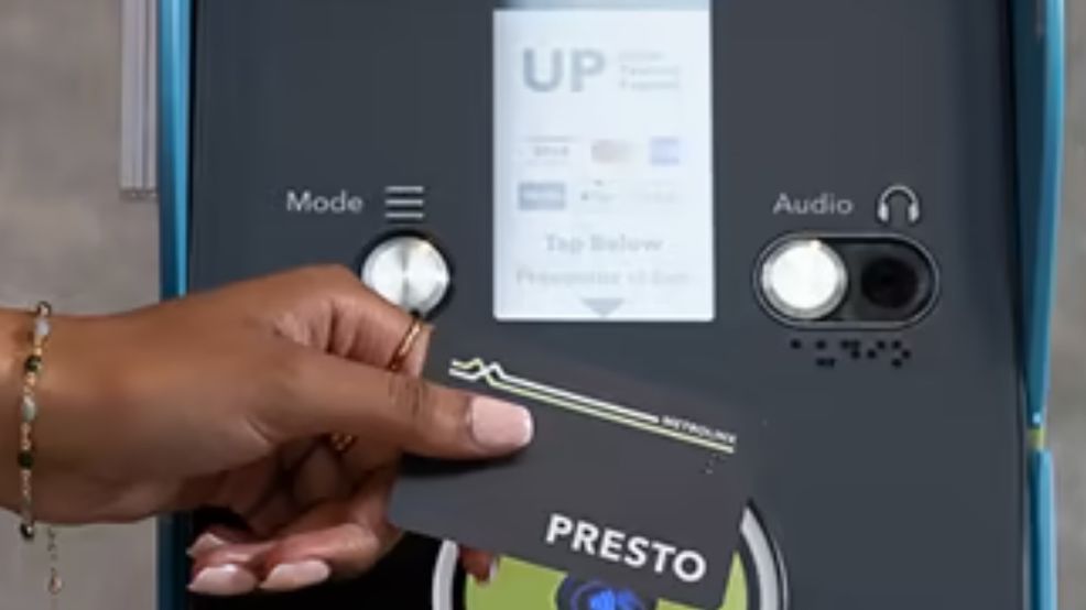 Metrolinx knocks $2 off price tag for Presto cards