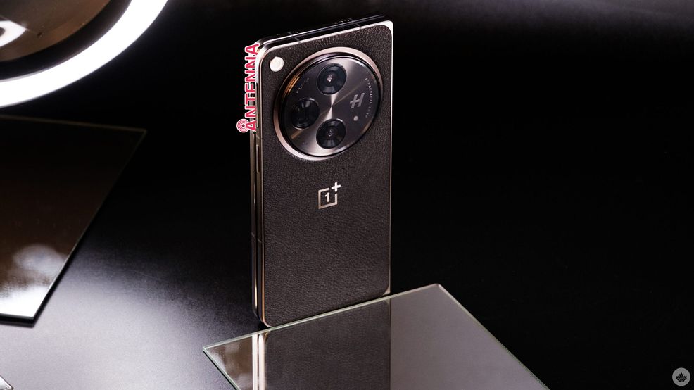 This week’s top tech news: 2023’s best phones, spectrum auctions and new shows to stream