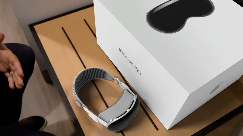 Apple’s Vision Pro box packs a lot in