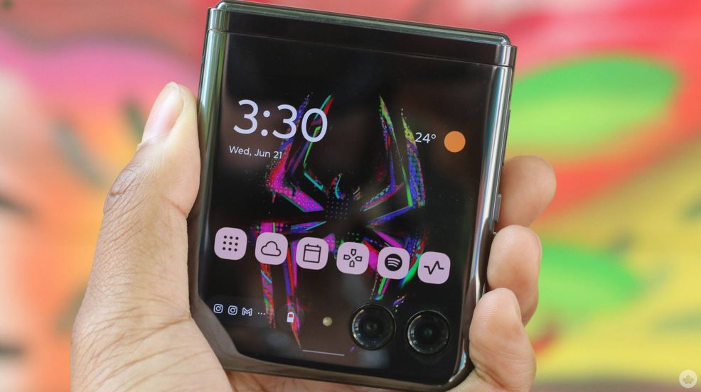 Motorola celebrating dads and grads with latest phone sale