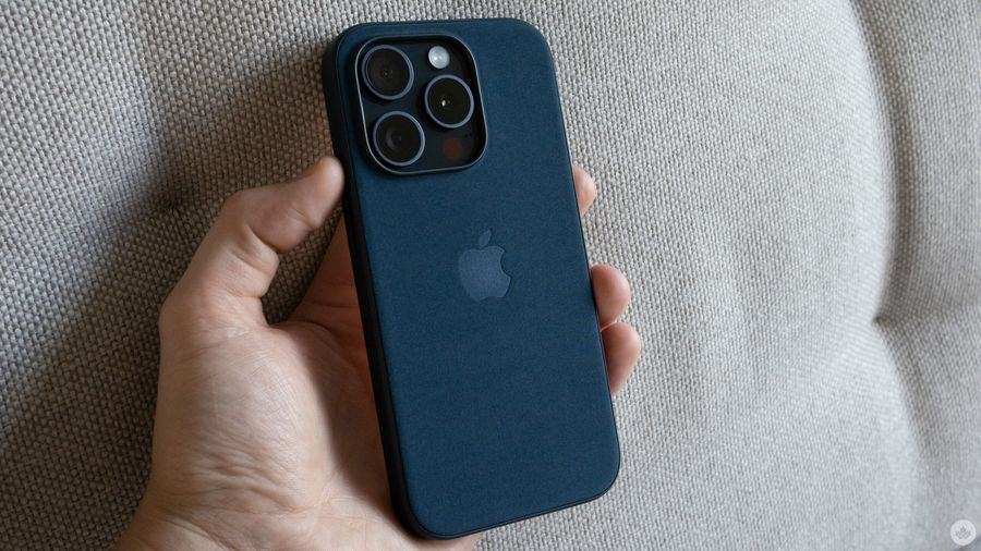 iPhone 15 Pro FineWoven