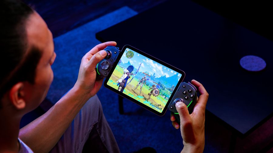 Razer Kishi Ultra with iPad mini.