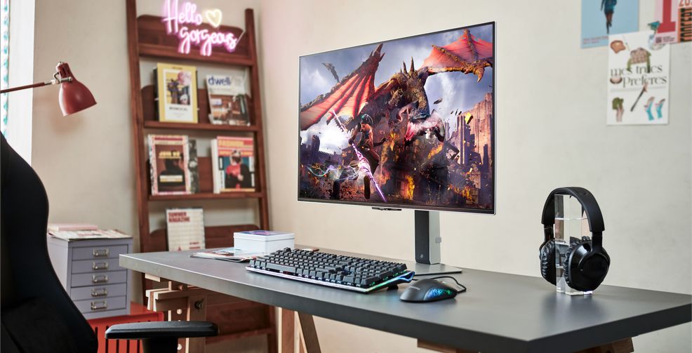 Samsung Odyssey G8 G80SD is a stunning gaming monitor with a smooth 240Hz refresh rate
