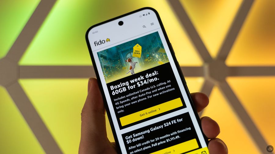 Fido's Boxing Week deals on a smartphone.