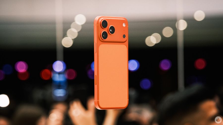 iPhone 17 pro cosmic orange