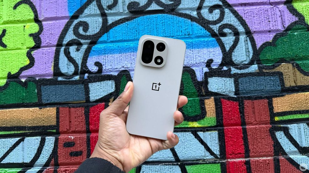 OnePlus 15 Canadian Review: This fantastic flagship killer is a steal