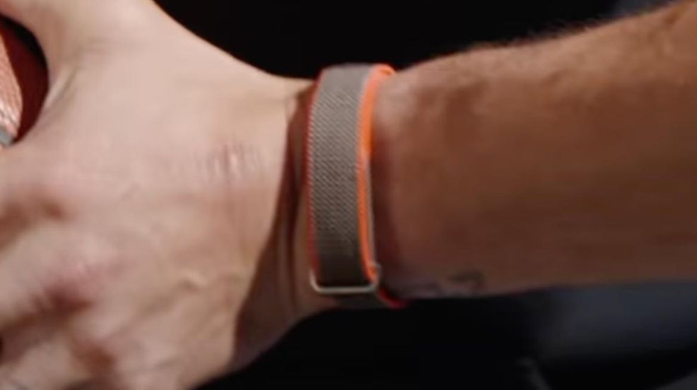 Google will reportedly launch screenless Fitbit Air in coming weeks