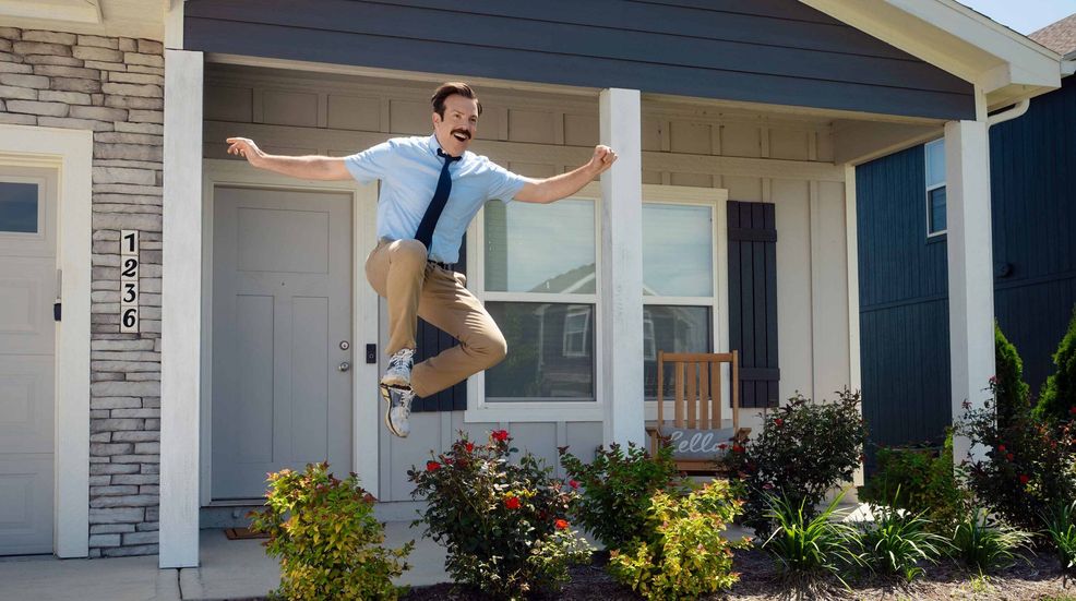Ted Lasso Season 4 Ted jumping from porch