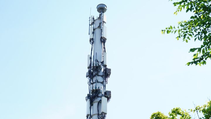 Bell 5G tower in Toronto, Ont.